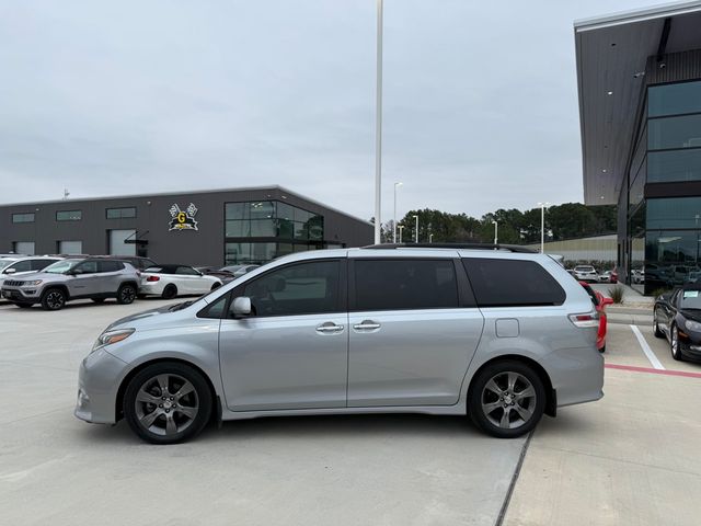 2016 Toyota Sienna 
