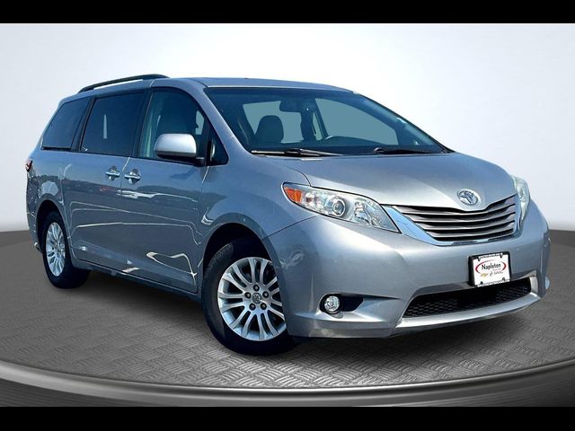 2016 Toyota Sienna XLE