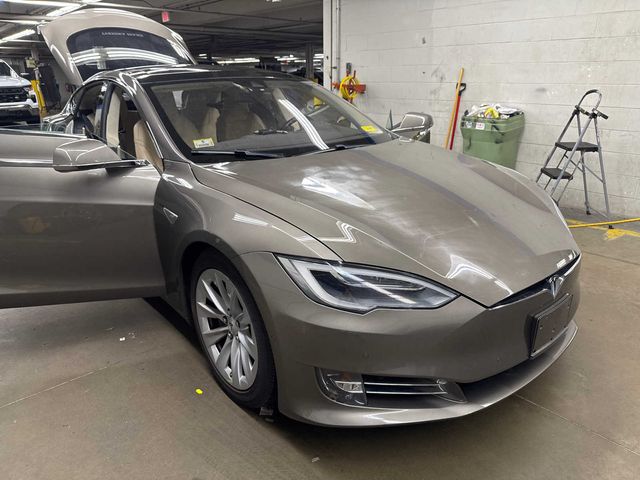 2016 Tesla Model S 90D