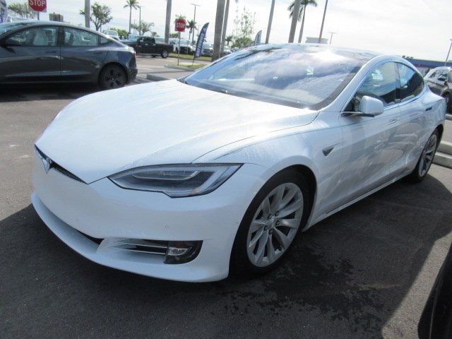 2016 Tesla Model S 90D