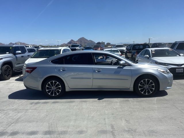 2016 Toyota Avalon XLE