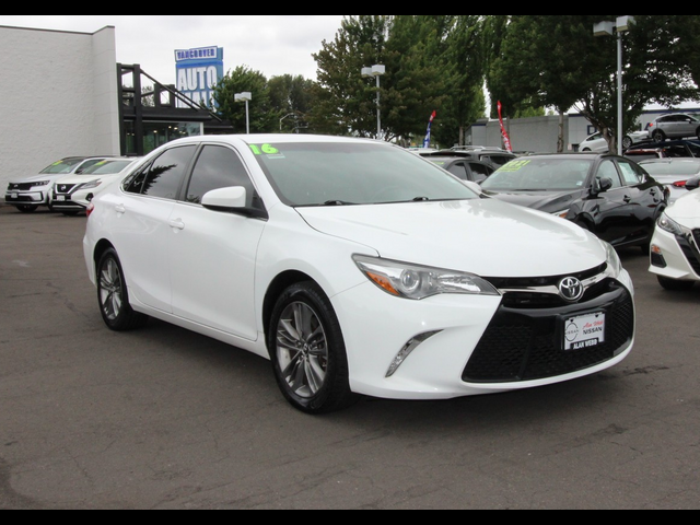 2016 Toyota Camry SE