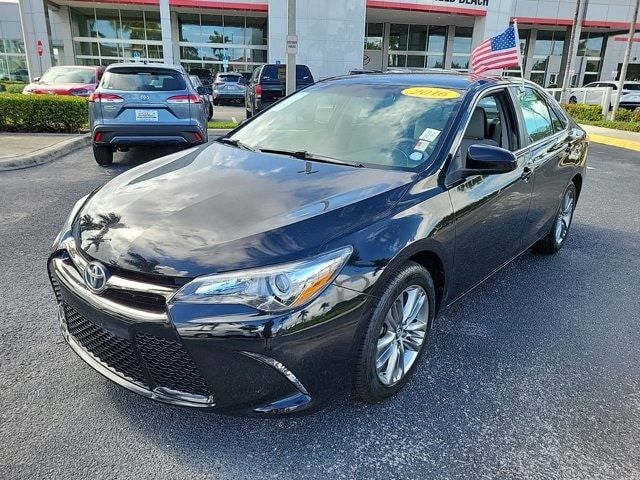 2016 Toyota Camry SE