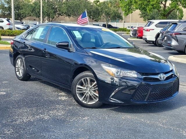 2016 Toyota Camry SE