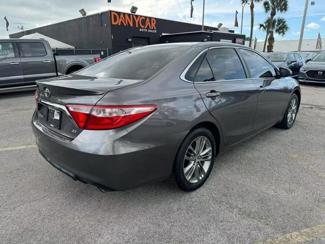 2016 Toyota Camry SE