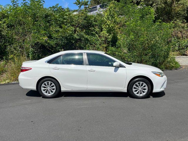 2016 Toyota Camry XSE