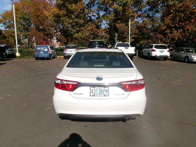 2016 Toyota Camry Hybrid SE