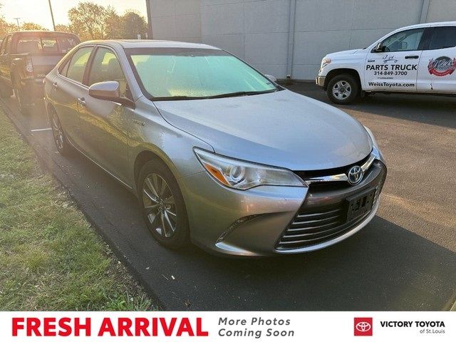 2016 Toyota Camry Hybrid XLE