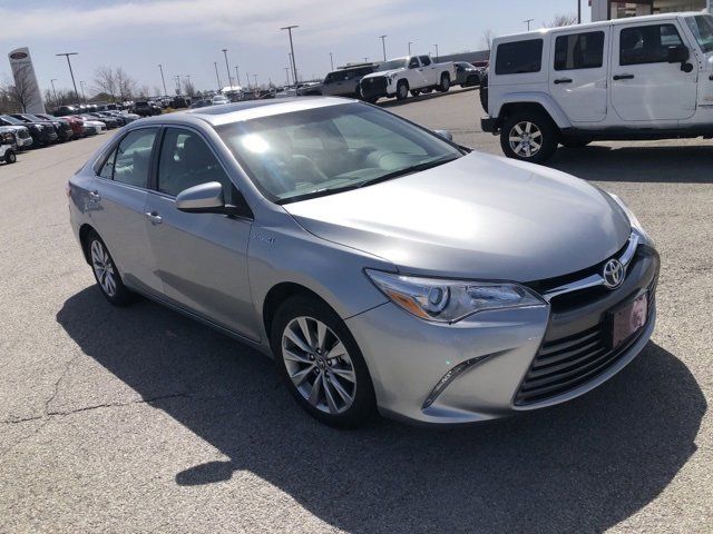 2016 Toyota Camry Hybrid XLE