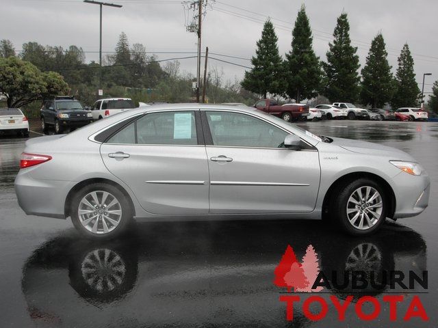 2016 Toyota Camry Hybrid XLE