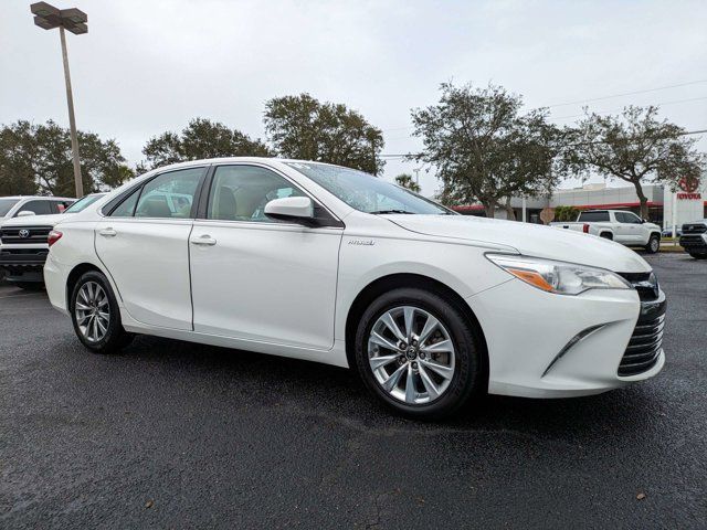 2016 Toyota Camry Hybrid XLE