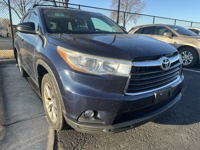 2016 Toyota Highlander LE