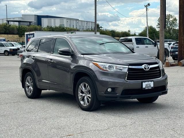 2016 Toyota Highlander LE