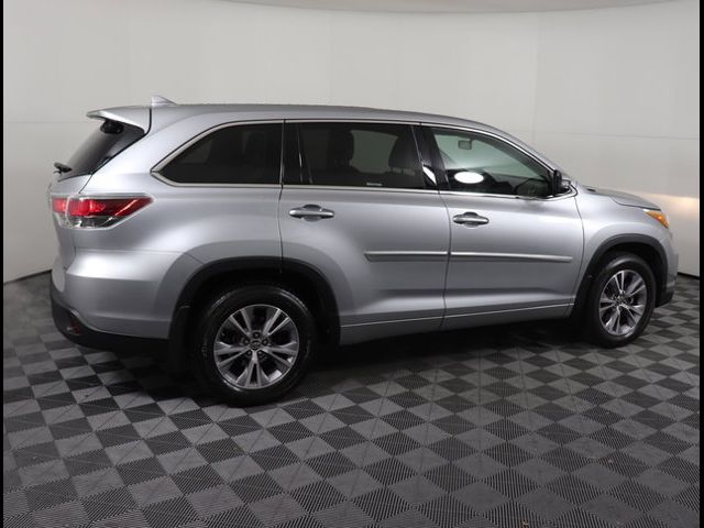 2016 Toyota Highlander LE