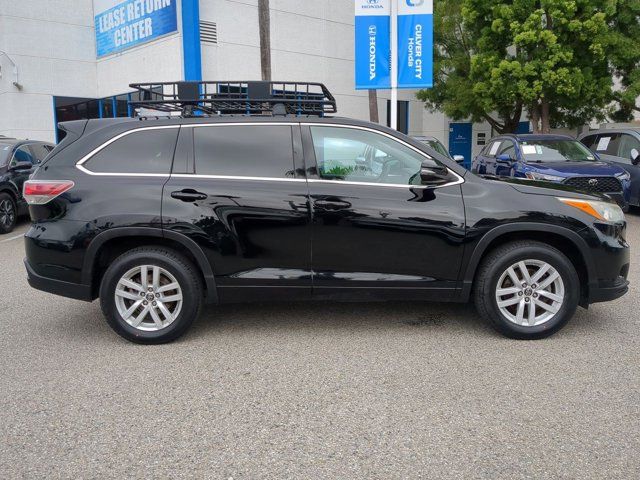 2016 Toyota Highlander LE