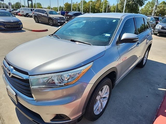 2016 Toyota Highlander LE