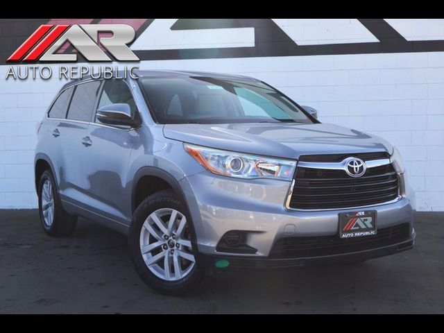 2016 Toyota Highlander LE