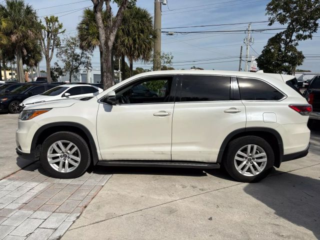 2016 Toyota Highlander LE