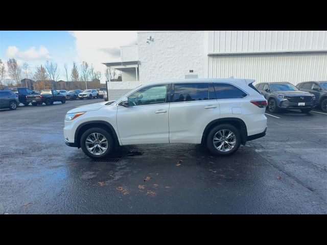 2016 Toyota Highlander LE