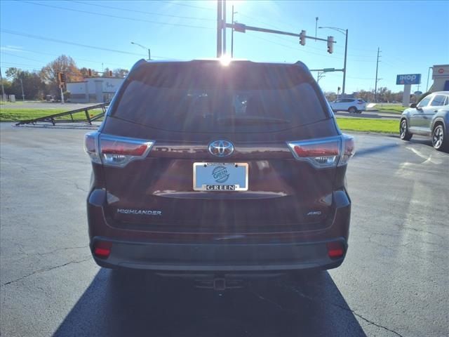 2016 Toyota Highlander LE