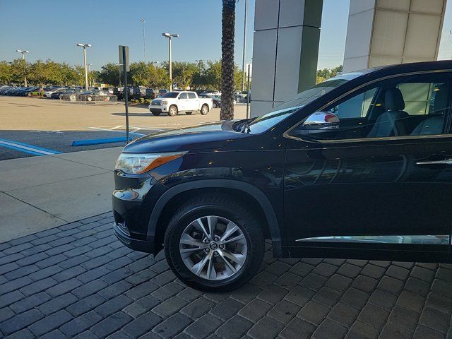 2016 Toyota Highlander LE