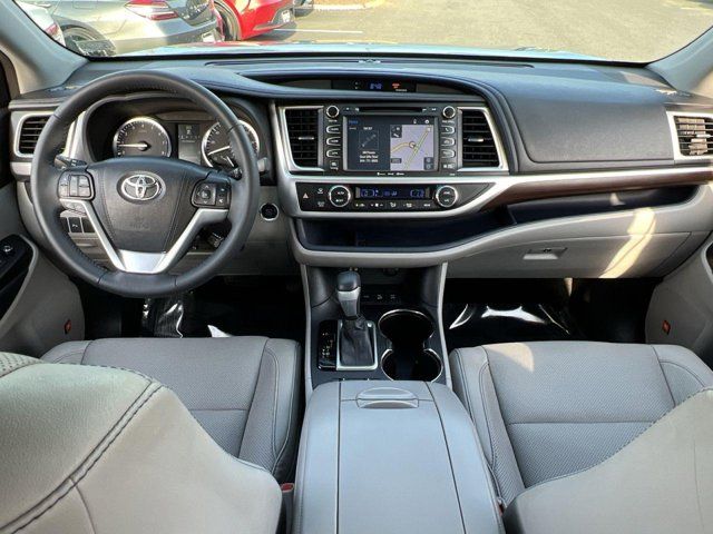 2016 Toyota Highlander 