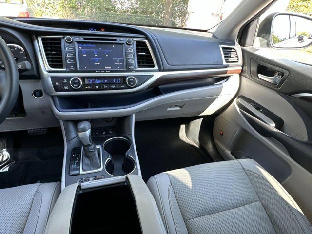 2016 Toyota Highlander Limited