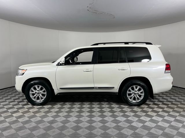 2016 Toyota Land Cruiser Base