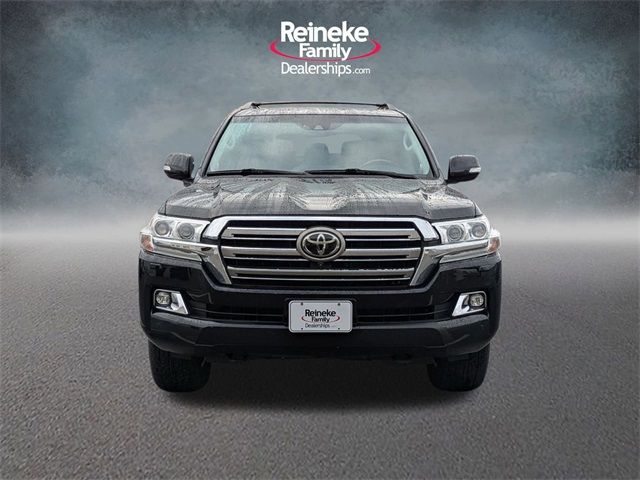 2016 Toyota Land Cruiser Base