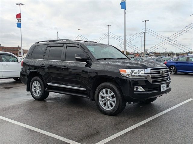 2016 Toyota Land Cruiser Base