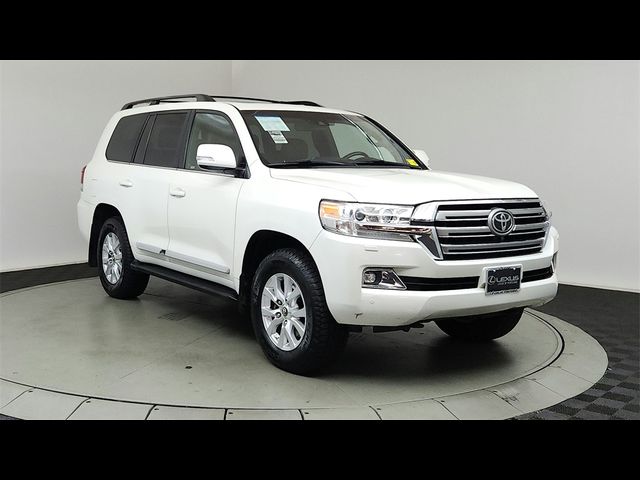 2016 Toyota Land Cruiser Base