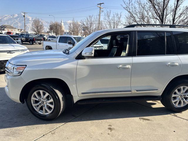 2016 Toyota Land Cruiser Base