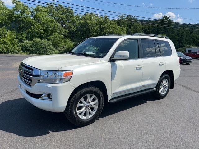 2016 Toyota Land Cruiser Base