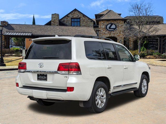 2016 Toyota Land Cruiser Base