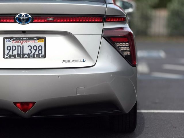 2016 Toyota Mirai Base