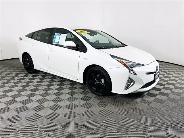 2016 Toyota Prius Four Touring