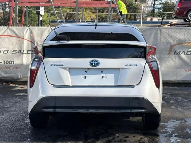 2016 Toyota Prius Three