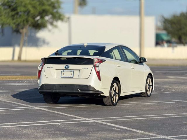 2016 Toyota Prius Three