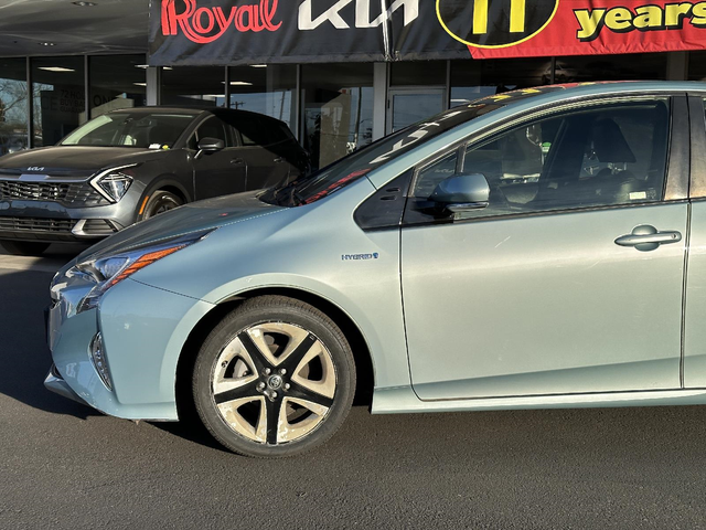 2016 Toyota Prius Three Touring