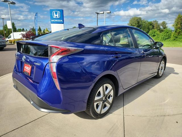 2016 Toyota Prius Three Touring