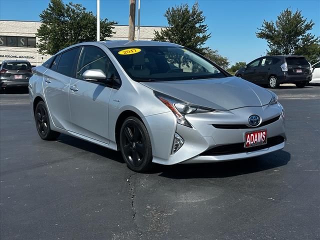 2016 Toyota Prius Three Touring