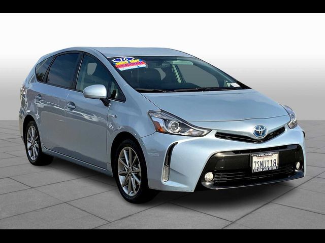 2016 Toyota Prius v Five