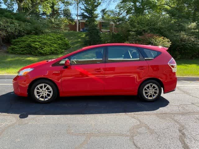 2016 Toyota Prius v Three