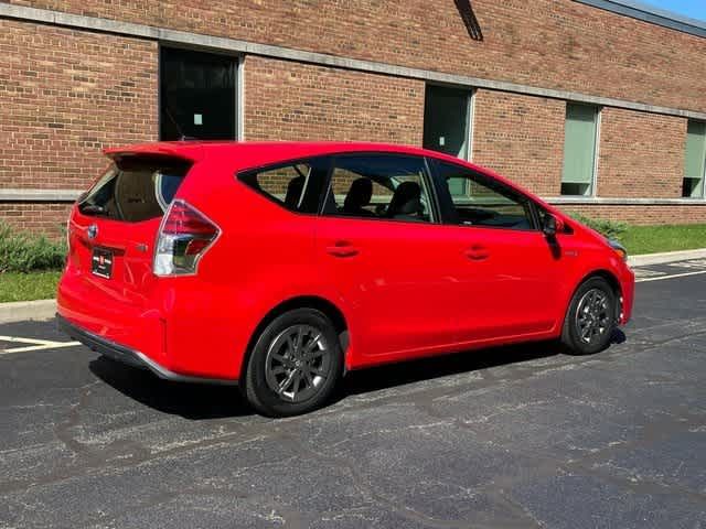 2016 Toyota Prius v Three