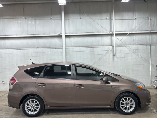 2016 Toyota Prius v Three