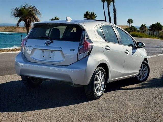 2016 Toyota Prius c Three