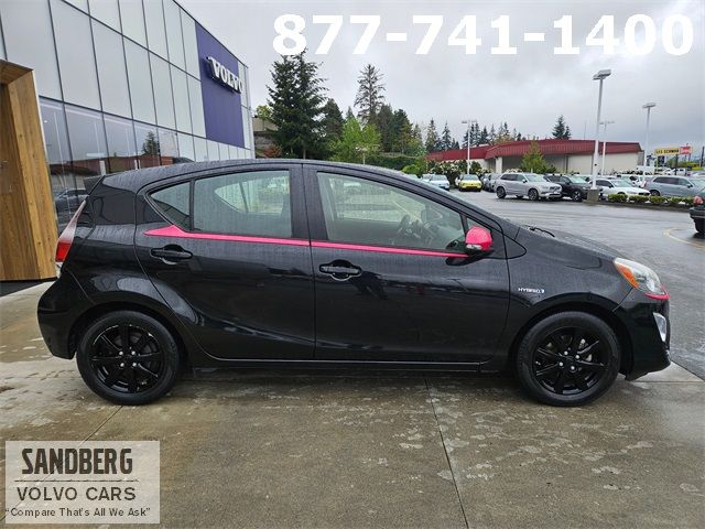 2016 Toyota Prius c Two