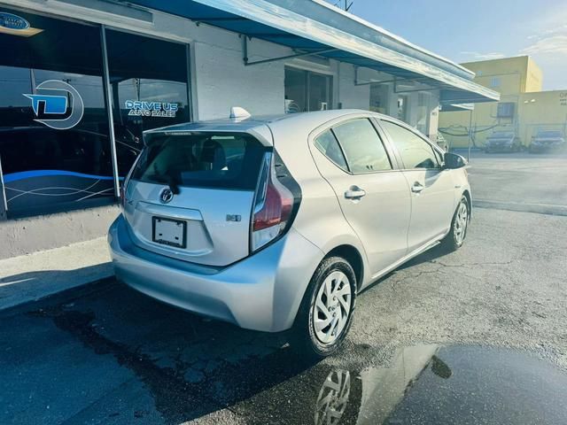 2016 Toyota Prius c Two