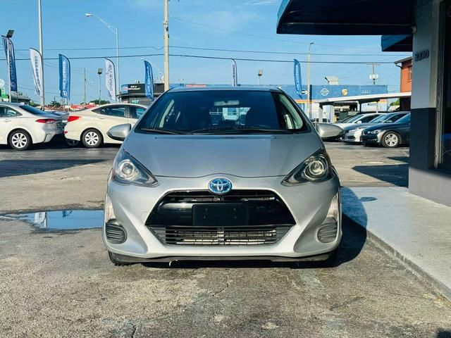 2016 Toyota Prius c Two