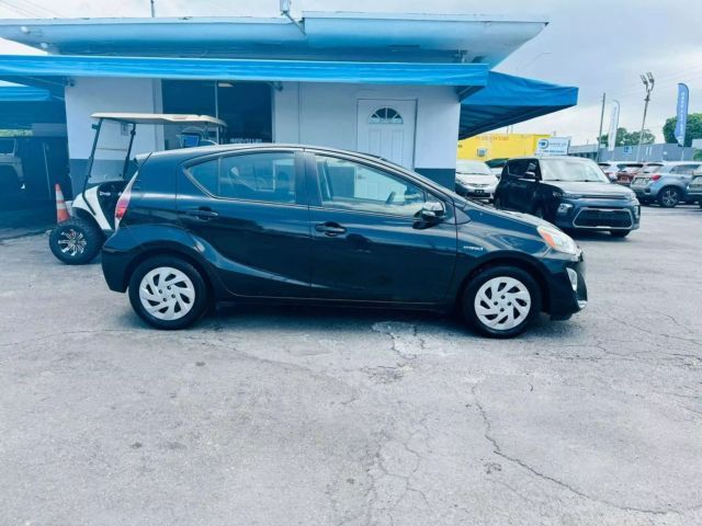 2016 Toyota Prius c Two